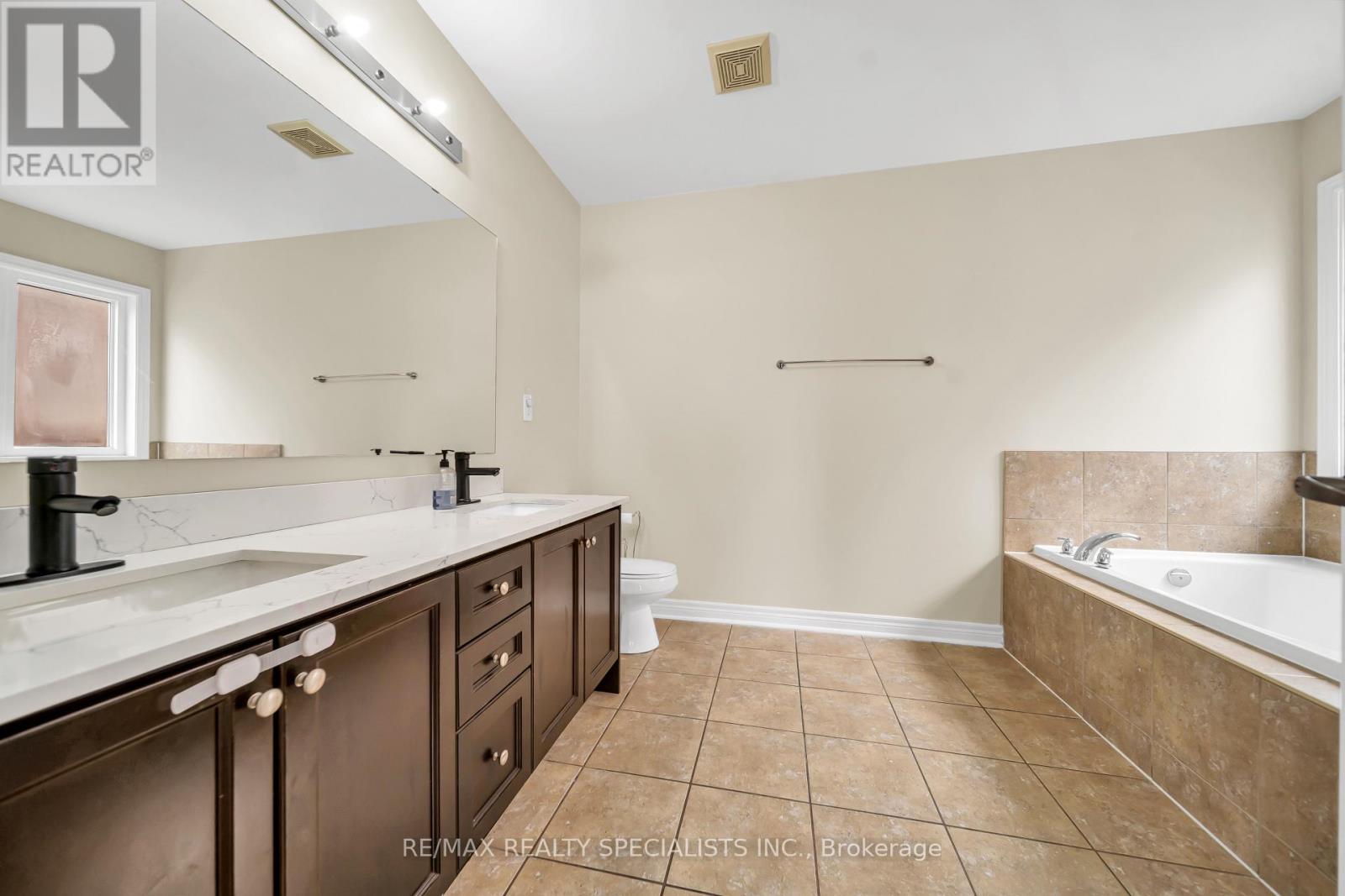 48 Game Creek Crescent, Brampton, Ontario  L7A 0K3 - Photo 13 - W13680770