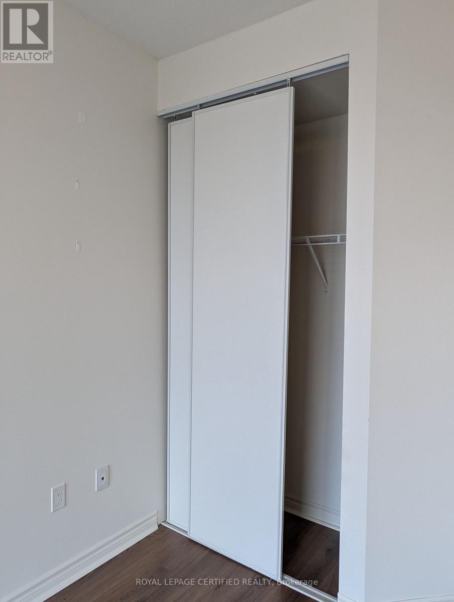 2205 - 349 Rathburn Road W, Mississauga, Ontario  L5B 0G9 - Photo 5 - W13533684