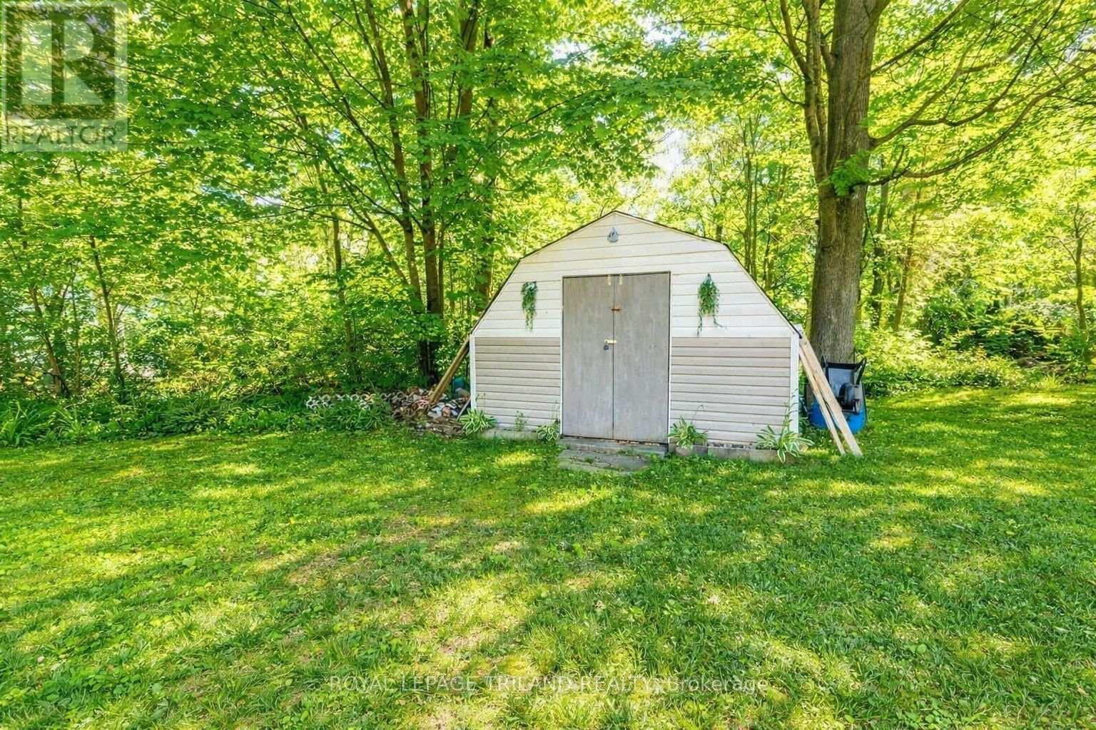 6302 Huron Drive, Lambton Shores, Ontario  N0N 1J1 - Photo 25 - X13515972