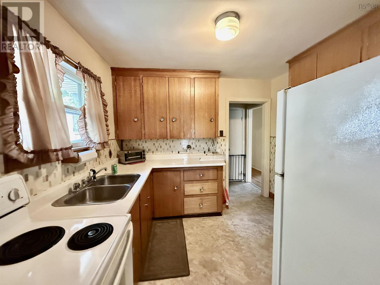 674 Hammonds Plains Road, Bedford, Nova Scotia  B4B 1A7 - Photo 9 - 202613986
