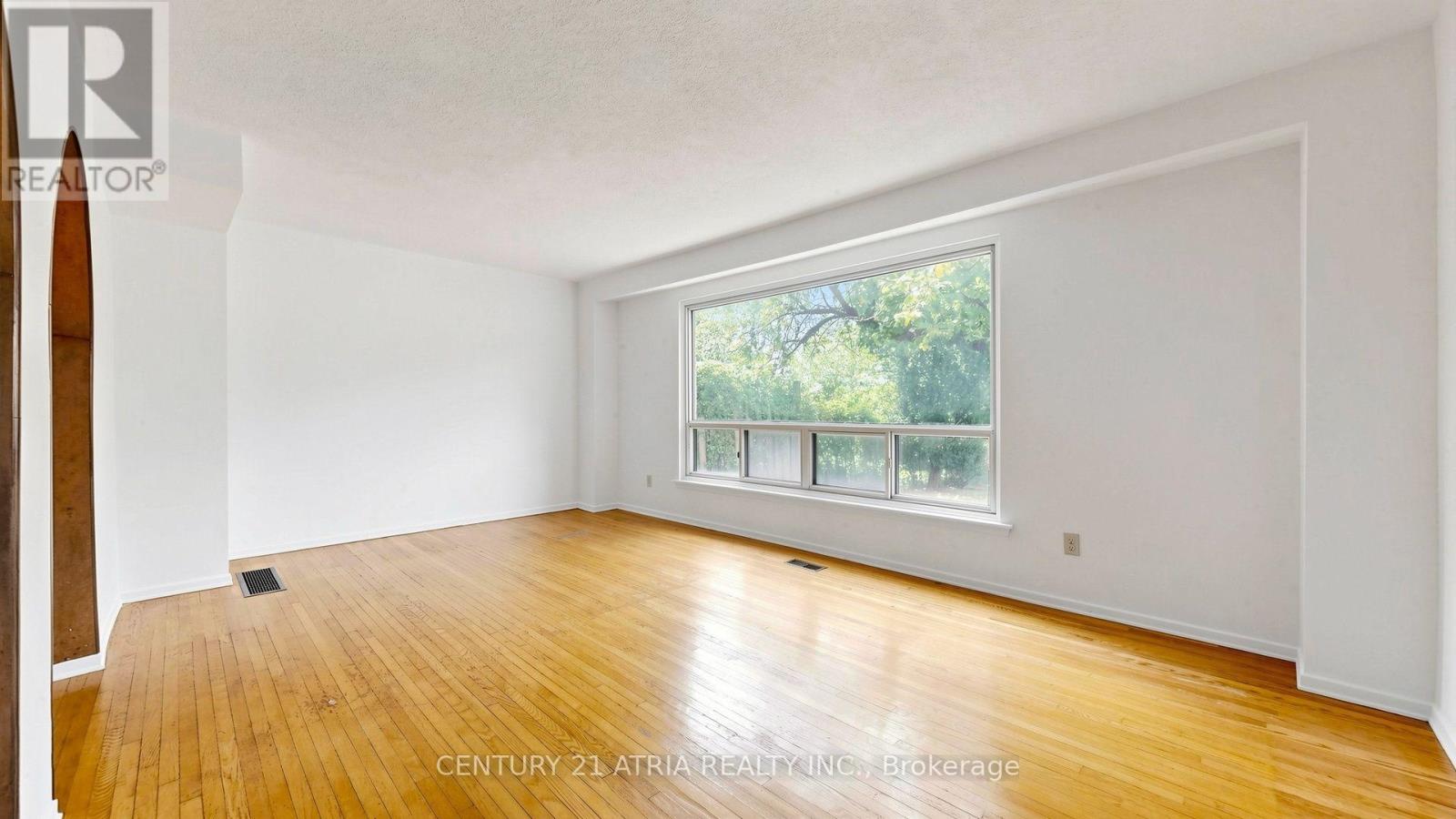 3441 Oakglade Crescent, Mississauga, Ontario  L5C 1X4 - Photo 10 - W13680796