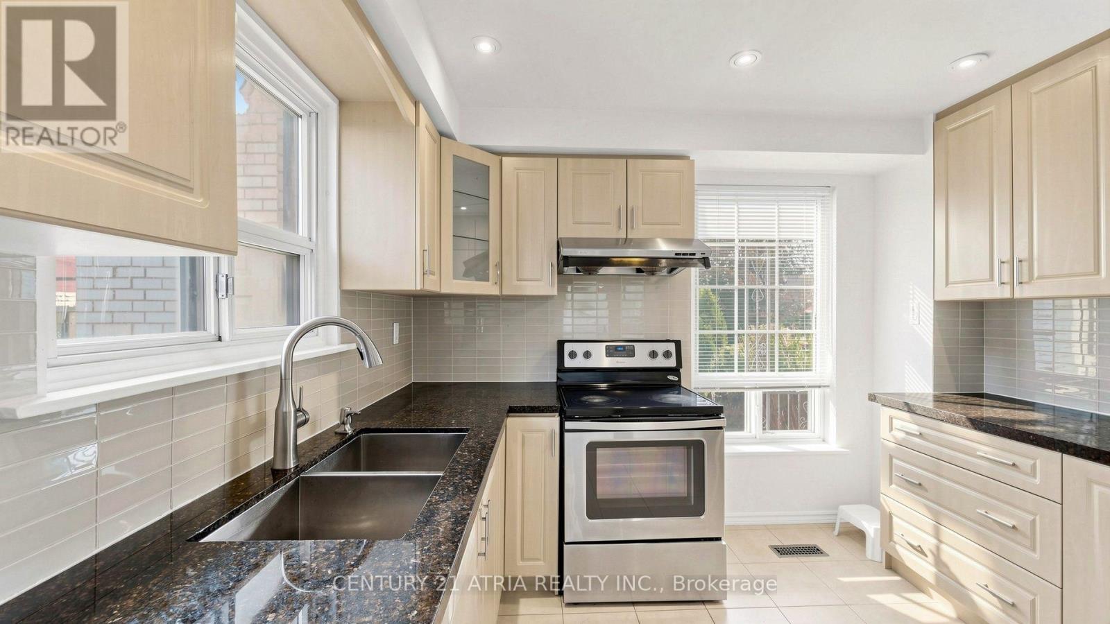 3441 Oakglade Crescent, Mississauga, Ontario  L5C 1X4 - Photo 18 - W13680796