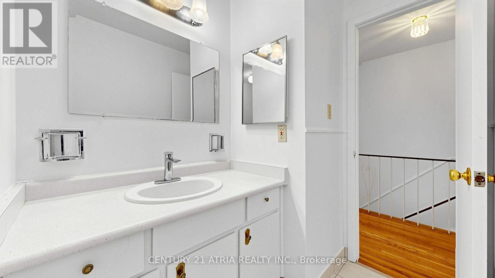 3441 Oakglade Crescent, Mississauga, Ontario  L5C 1X4 - Photo 28 - W13680796