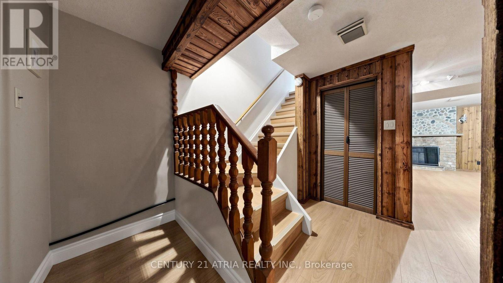 3441 Oakglade Crescent, Mississauga, Ontario  L5C 1X4 - Photo 35 - W13680796