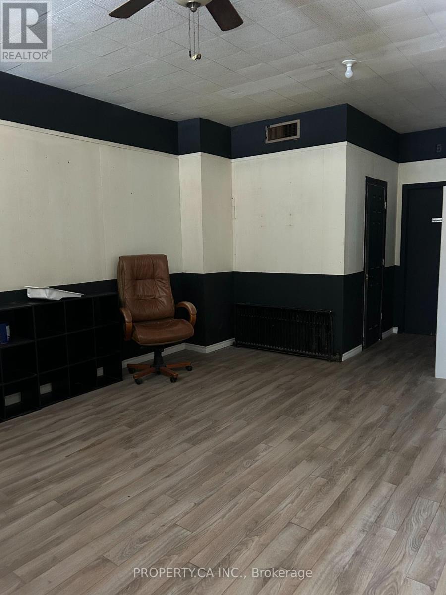 17 West Street S, Orillia, Ontario  L3V 5G2 - Photo 4 - S13578760