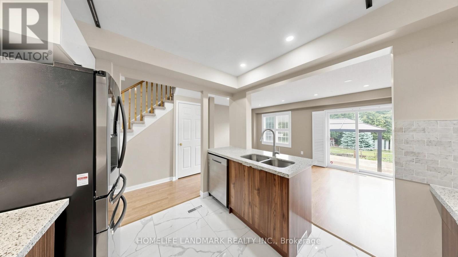 78 Bonello Crescent, Whitby, Ontario  L1R 3N7 - Photo 12 - E13680834
