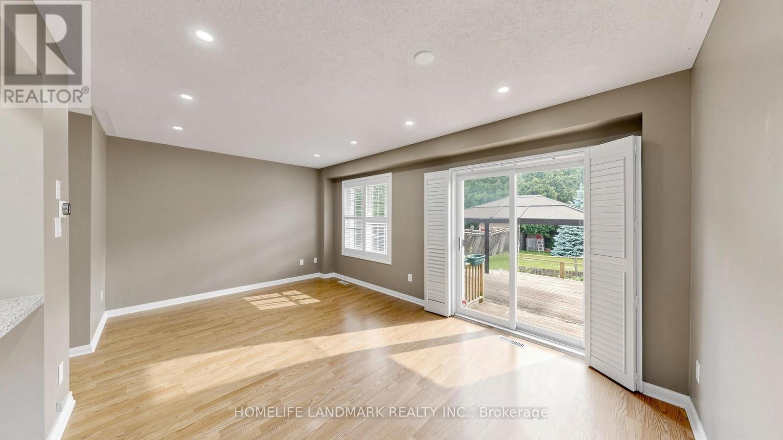 78 Bonello Crescent, Whitby, Ontario  L1R 3N7 - Photo 2 - E13680834