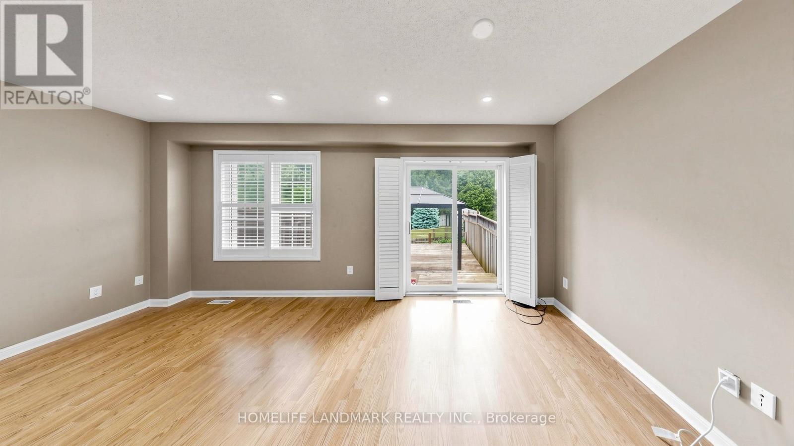 78 Bonello Crescent, Whitby, Ontario  L1R 3N7 - Photo 3 - E13680834