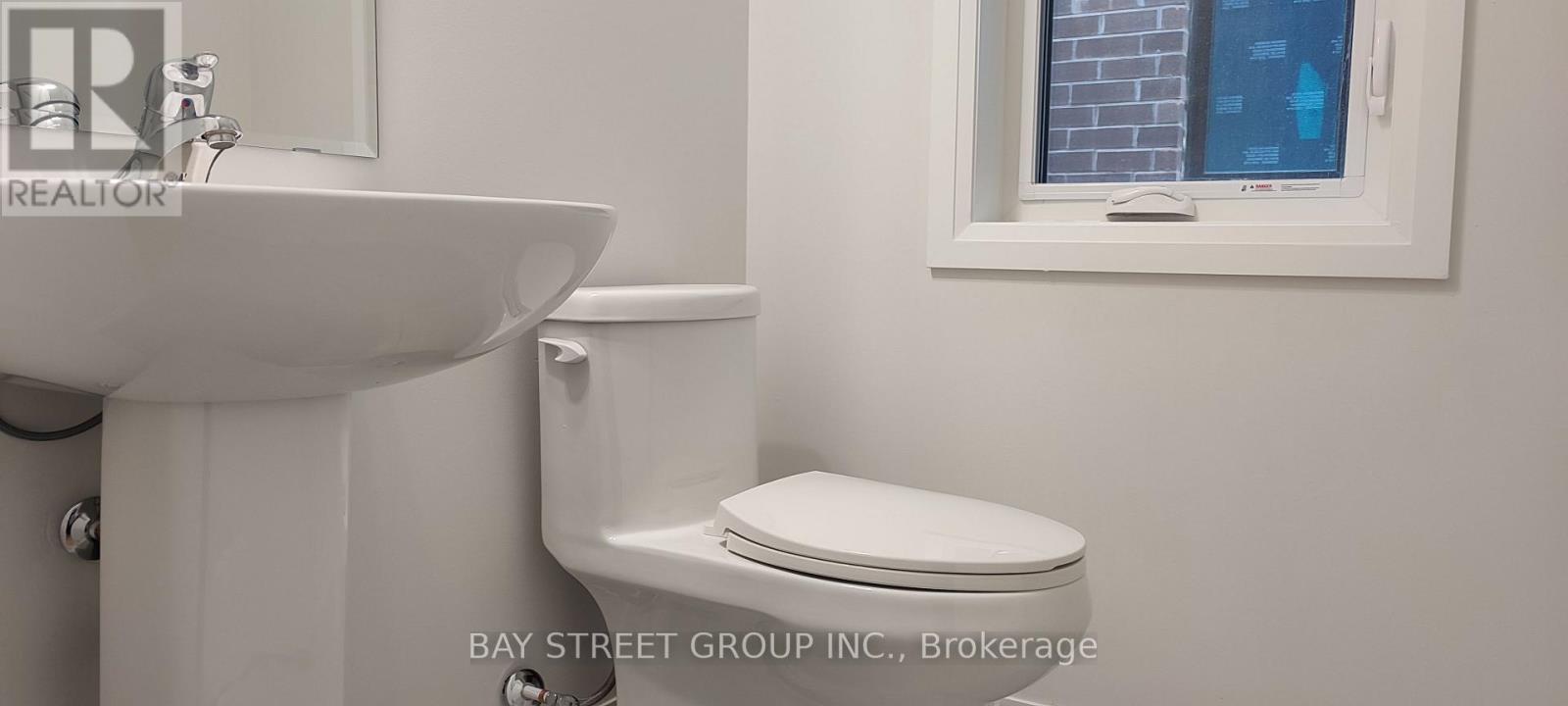 1063 Pisces Trail, Pickering, Ontario  L1X 0P7 - Photo 4 - E13680872