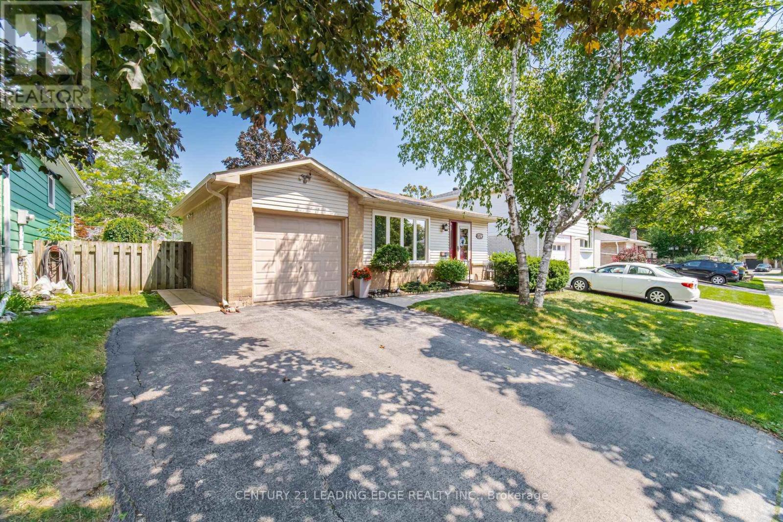 3245 LANSDOWN DRIVE, Burlington, Ontario