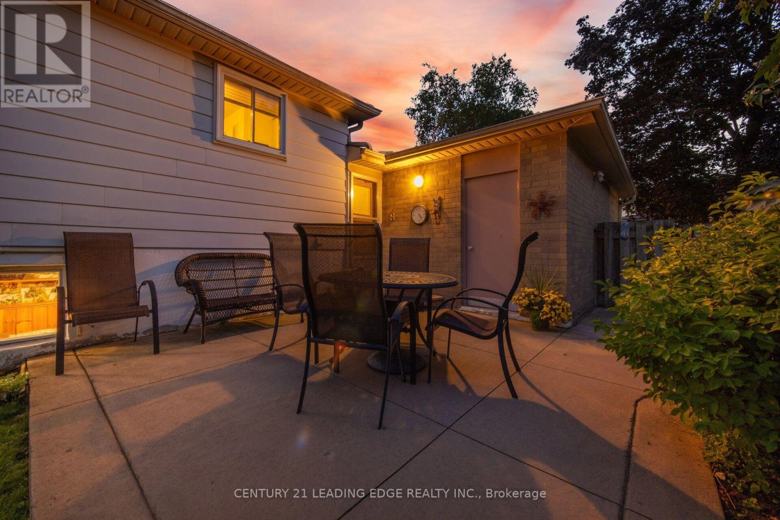 3245 Lansdown Drive, Burlington, Ontario  L7M 1K1 - Photo 32 - W13680846