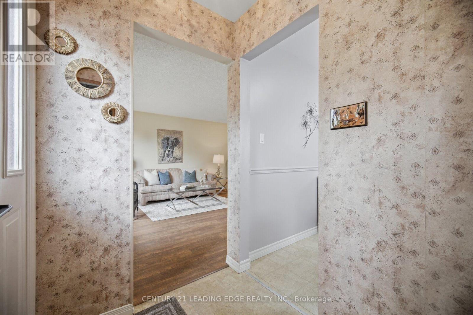 3245 Lansdown Drive, Burlington, Ontario  L7M 1K1 - Photo 6 - W13680846