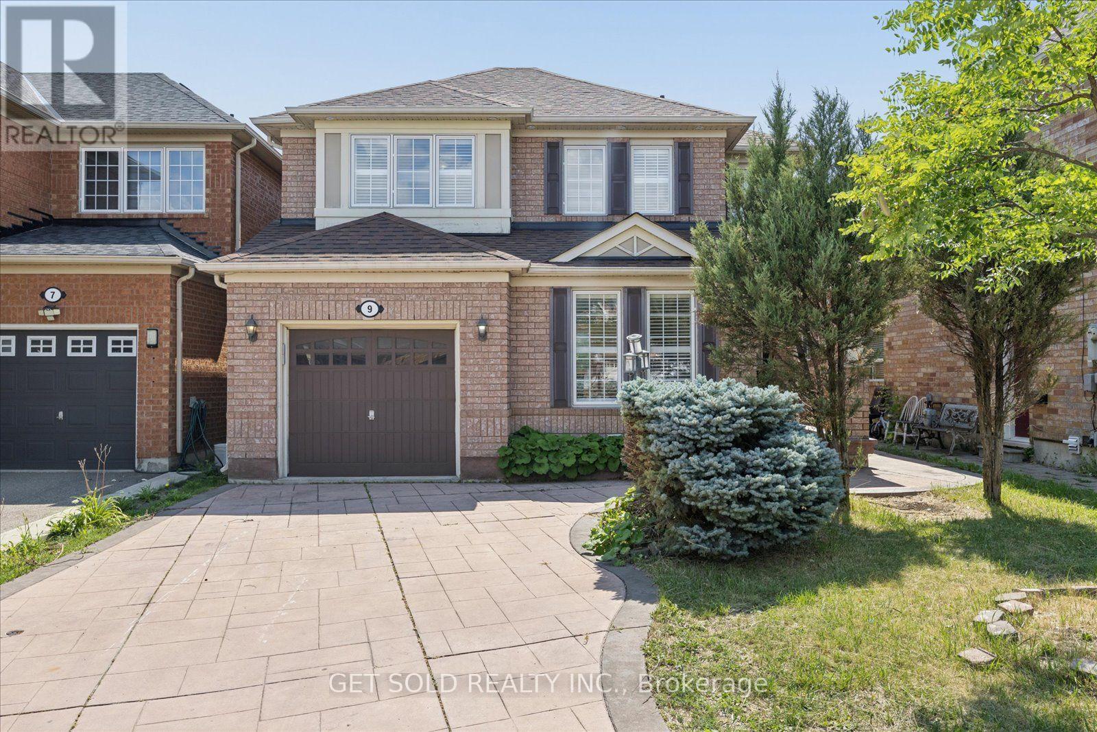 9 RACCOON STREET, Brampton, Ontario