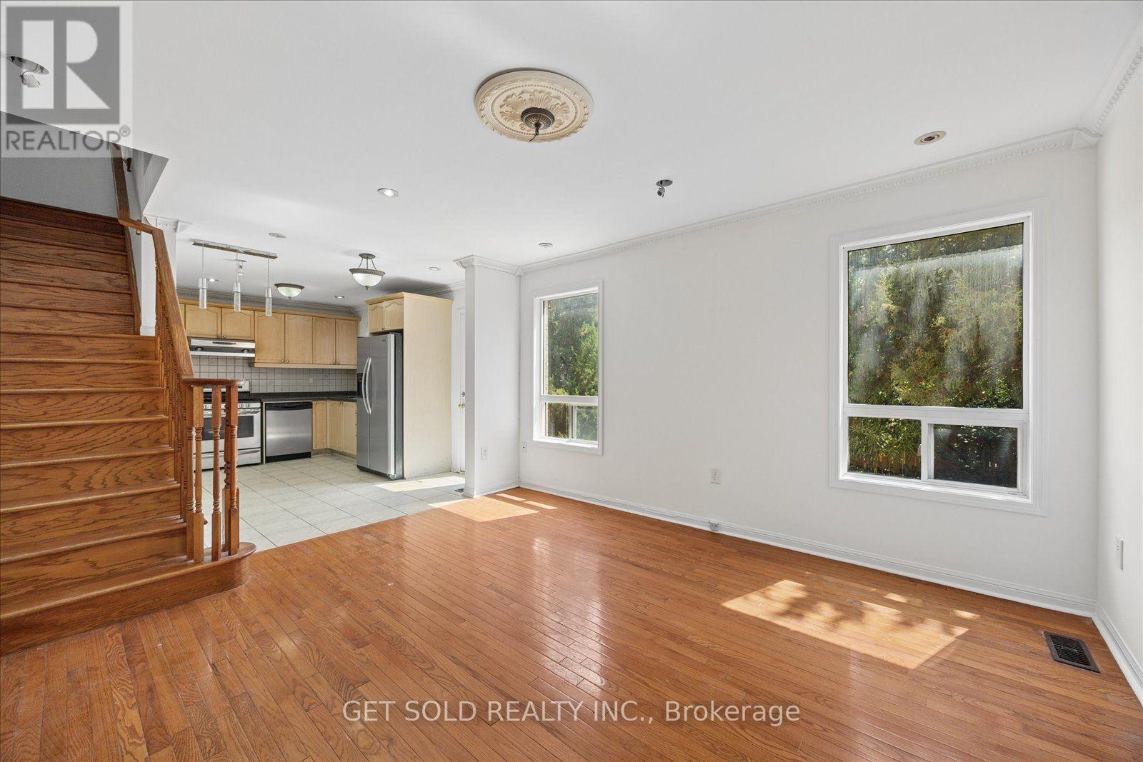 9 Raccoon Street, Brampton, Ontario  L6S 6L8 - Photo 10 - W13680848