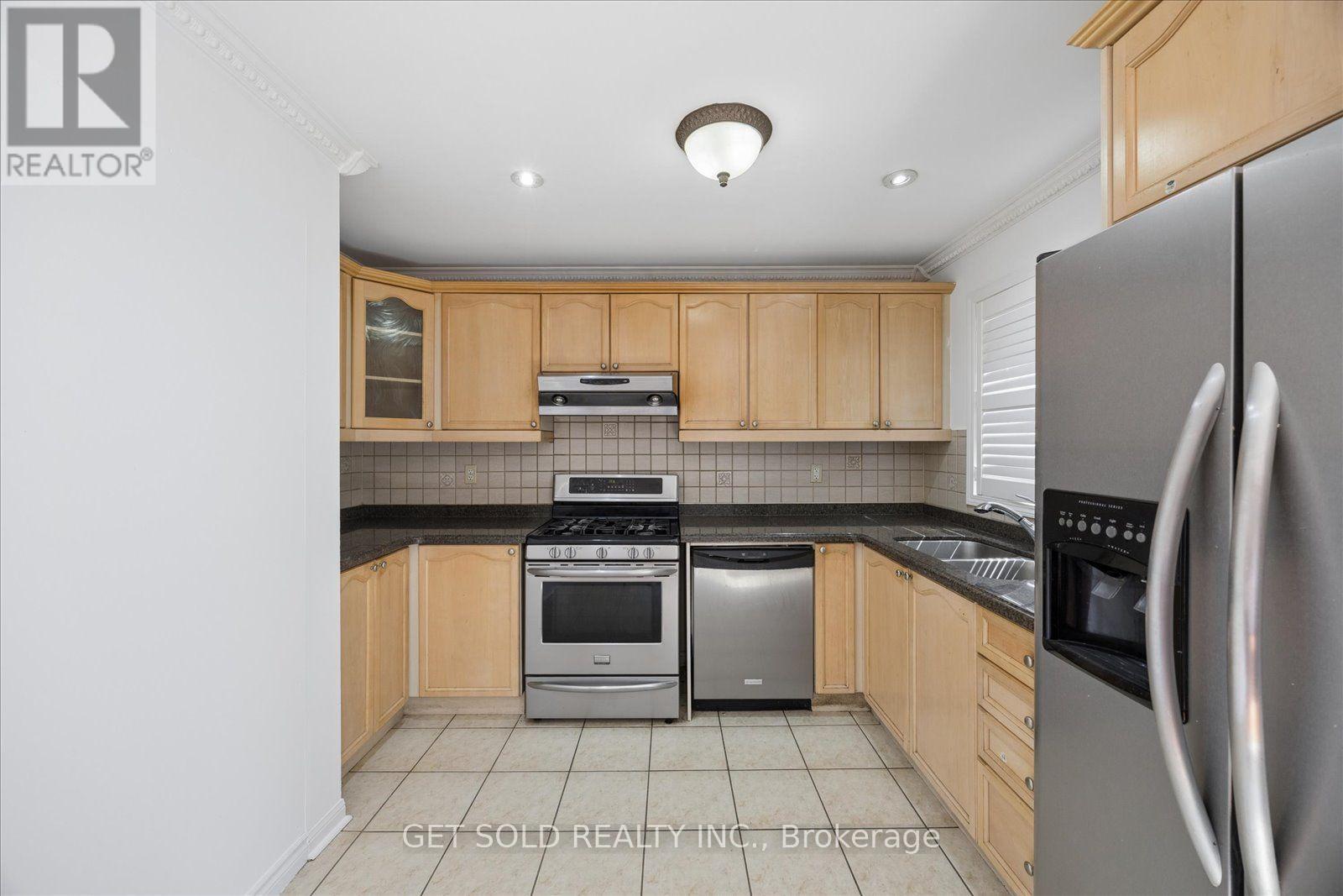 9 Raccoon Street, Brampton, Ontario  L6S 6L8 - Photo 14 - W13680848