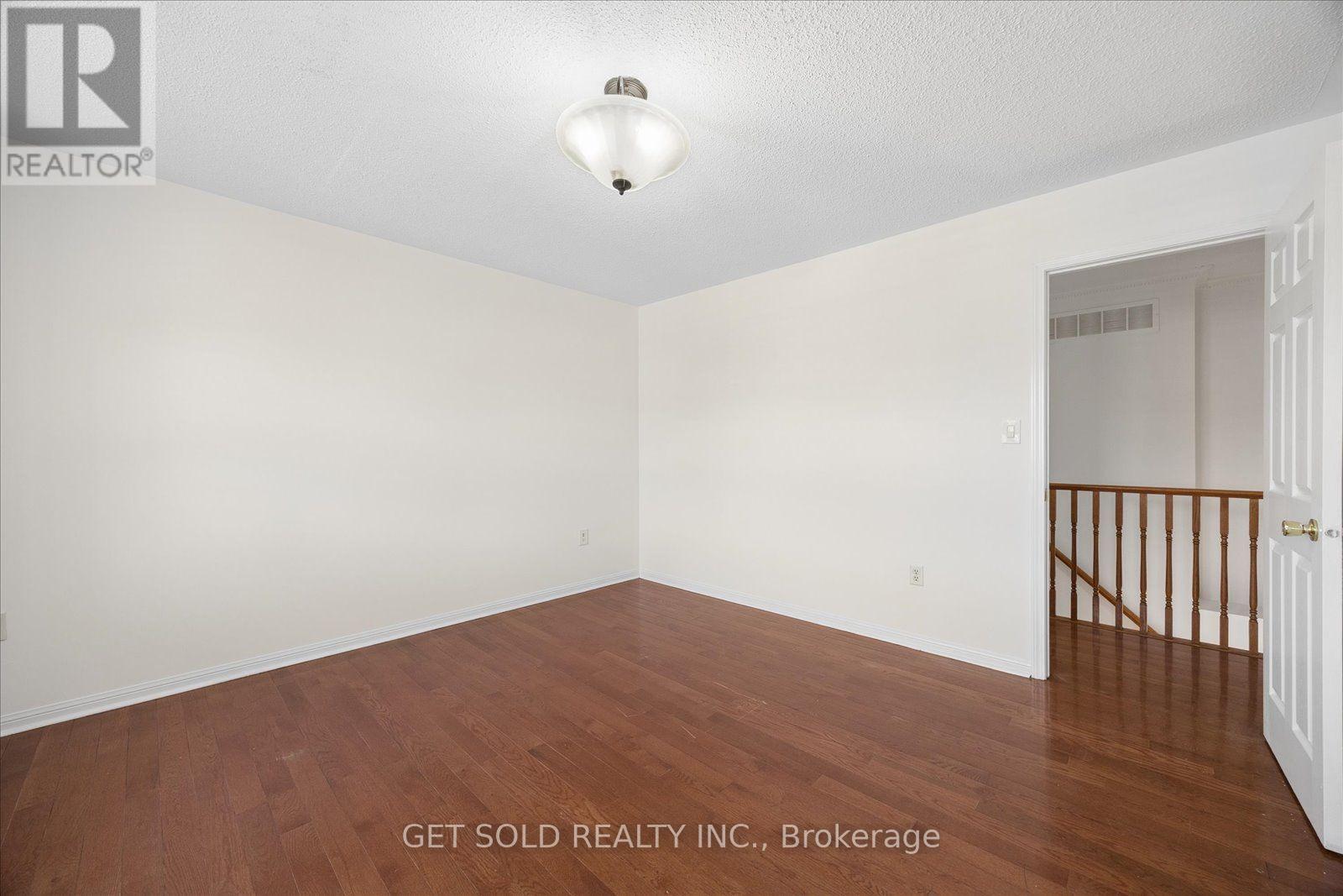 9 Raccoon Street, Brampton, Ontario  L6S 6L8 - Photo 22 - W13680848