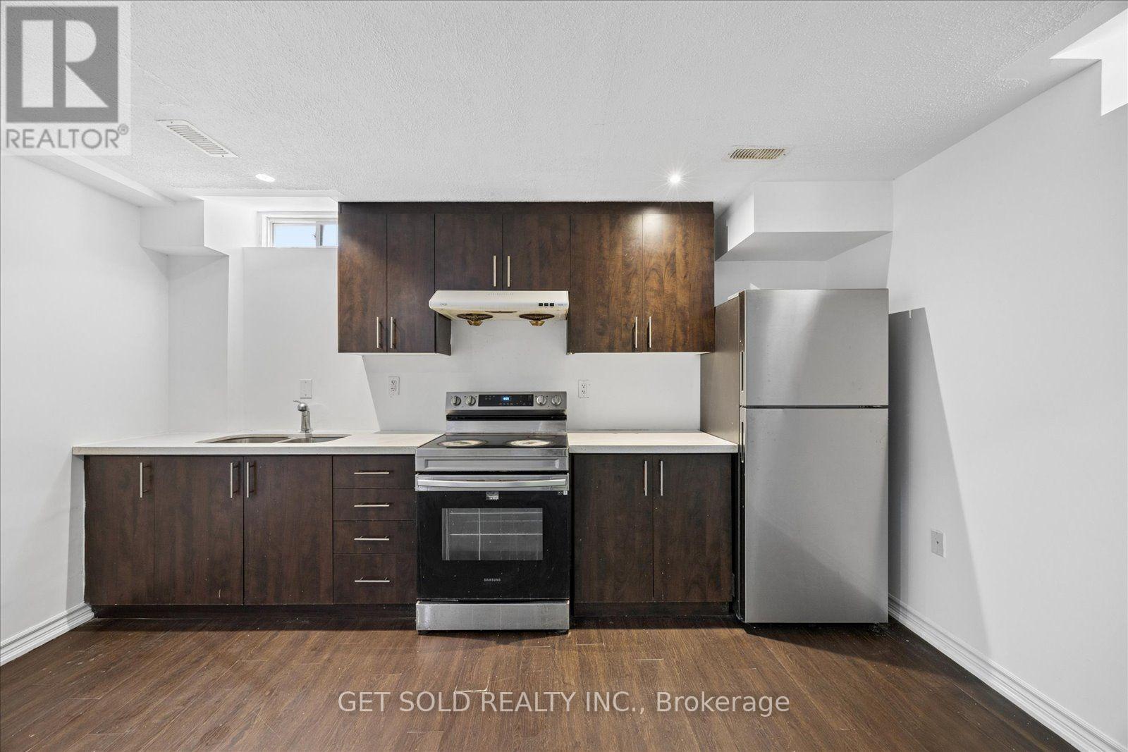 9 Raccoon Street, Brampton, Ontario  L6S 6L8 - Photo 32 - W13680848