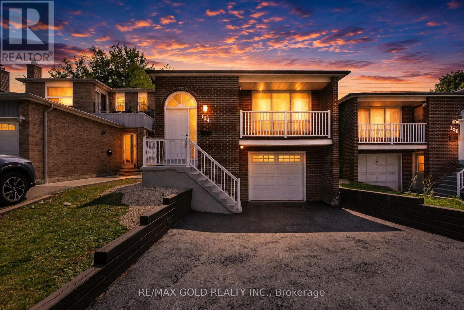 124 Banting Crescent, Brampton, Ontario  L6Y 2L9 - Photo 2 - W13680860
