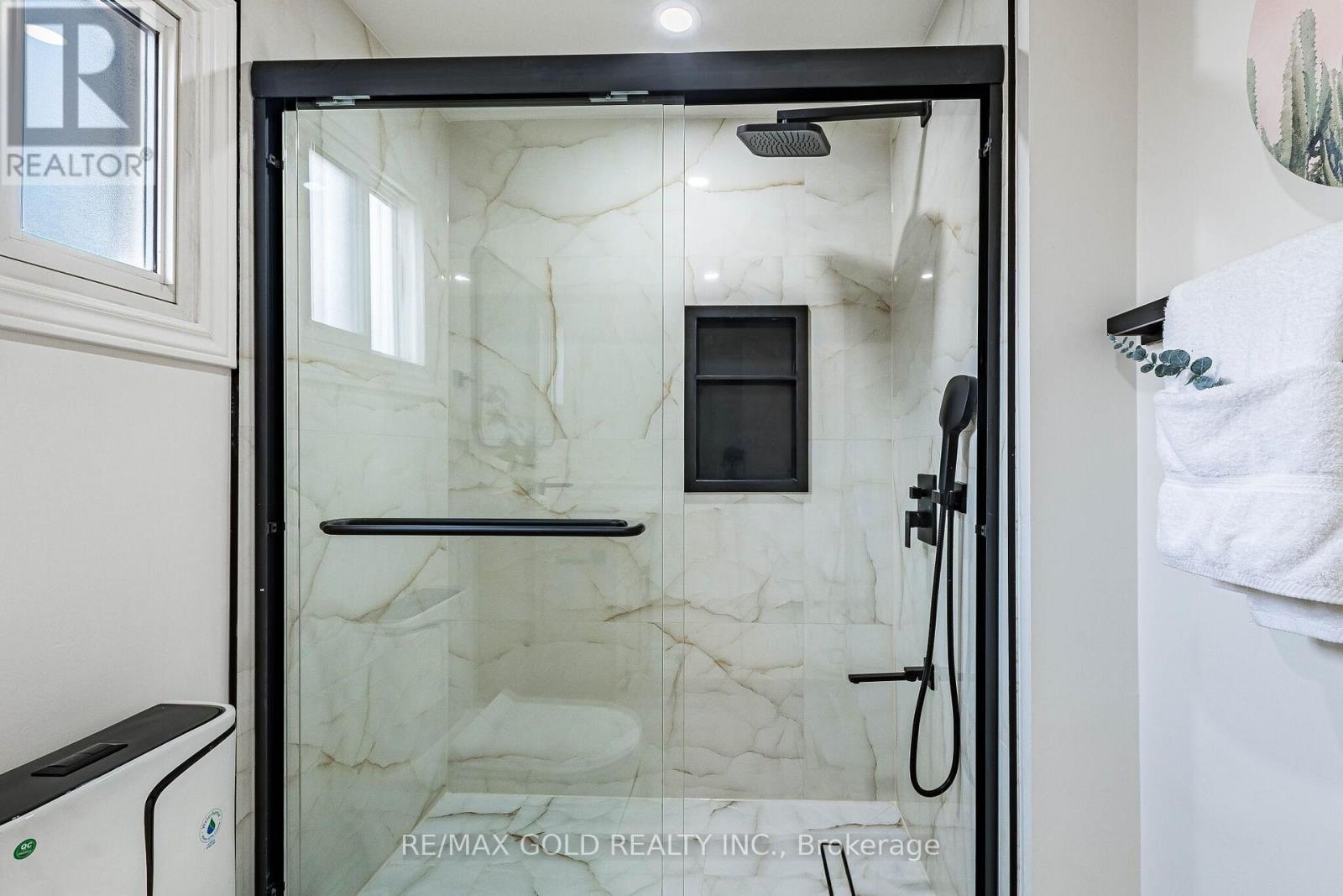 124 Banting Crescent, Brampton, Ontario  L6Y 2L9 - Photo 23 - W13680860