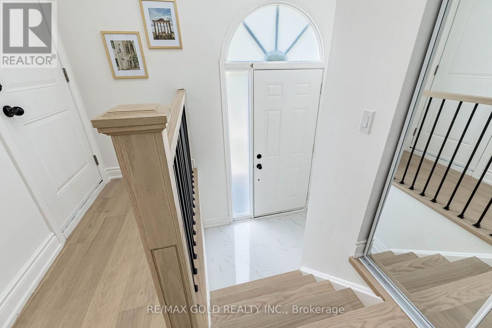 124 Banting Crescent, Brampton, Ontario  L6Y 2L9 - Photo 5 - W13680860