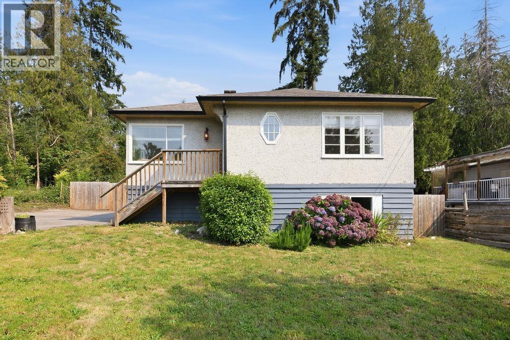 1022 Rosamund Road, Gibsons, British Columbia  V0N 1V3 - Photo 1 - R3156143