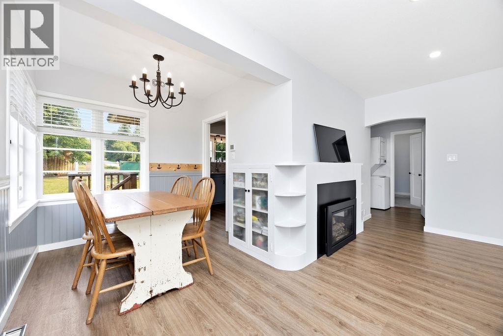 1022 Rosamund Road, Gibsons, British Columbia  V0N 1V3 - Photo 10 - R3156143