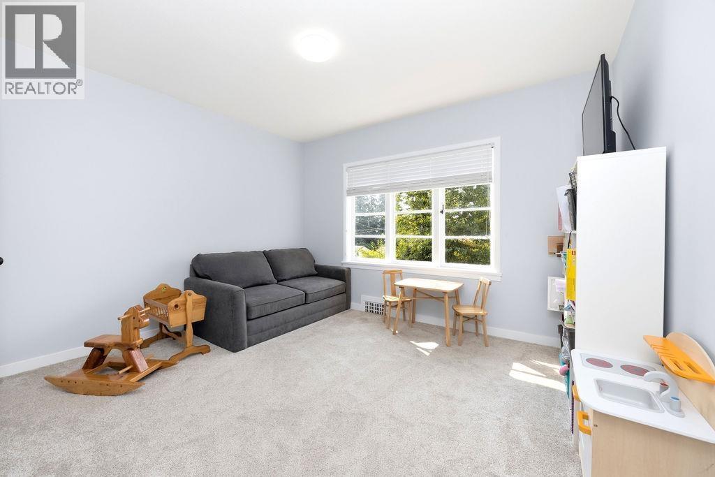 1022 Rosamund Road, Gibsons, British Columbia  V0N 1V3 - Photo 19 - R3156143