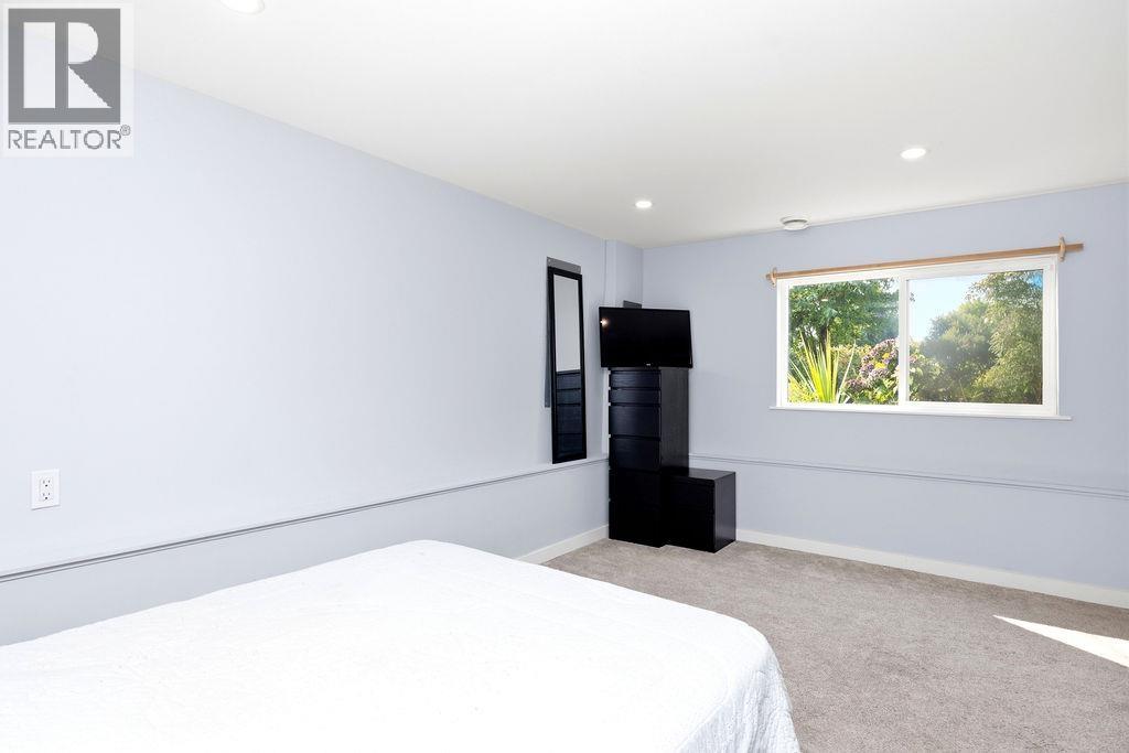 1022 Rosamund Road, Gibsons, British Columbia  V0N 1V3 - Photo 23 - R3156143