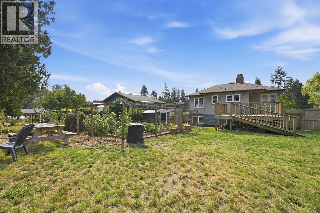 1022 Rosamund Road, Gibsons, British Columbia  V0N 1V3 - Photo 3 - R3156143