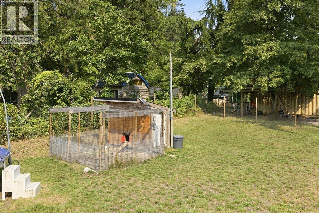 1022 Rosamund Road, Gibsons, British Columbia  V0N 1V3 - Photo 34 - R3156143