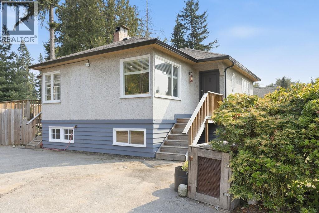 1022 Rosamund Road, Gibsons, British Columbia  V0N 1V3 - Photo 5 - R3156143