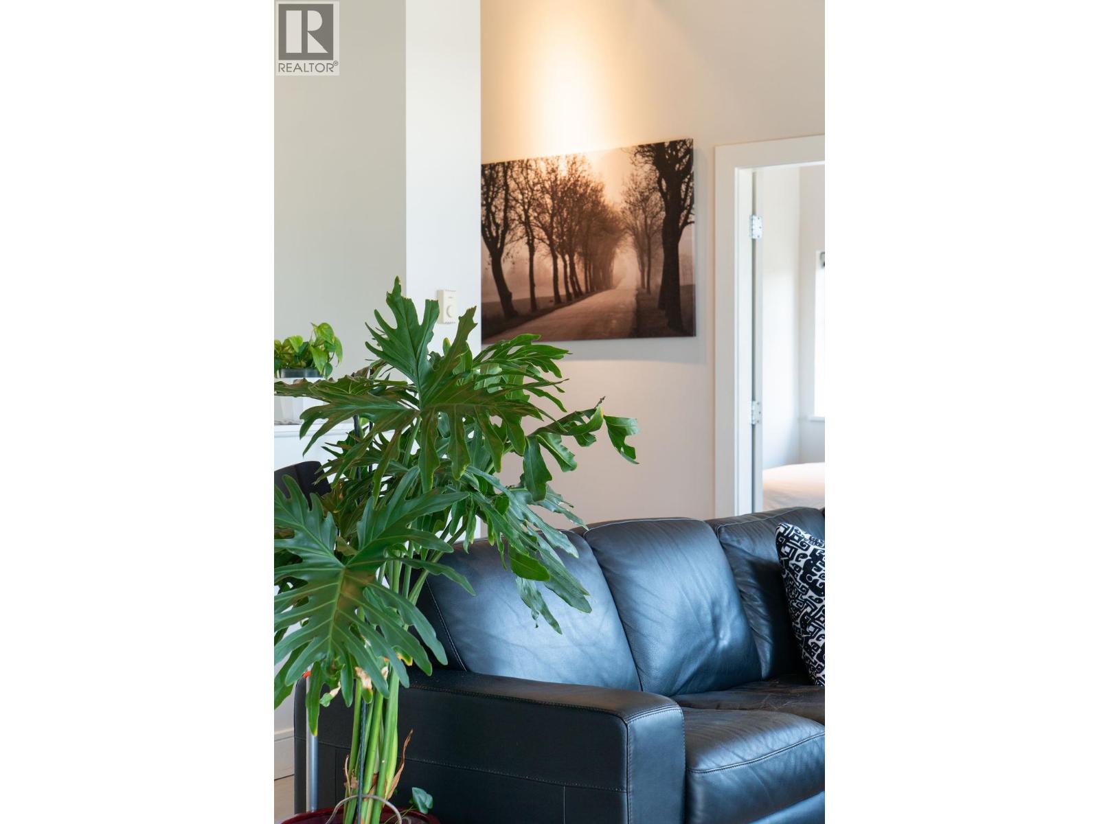301 1075 W 1st Street, North Vancouver, British Columbia  V7P 3T4 - Photo 5 - R3155426