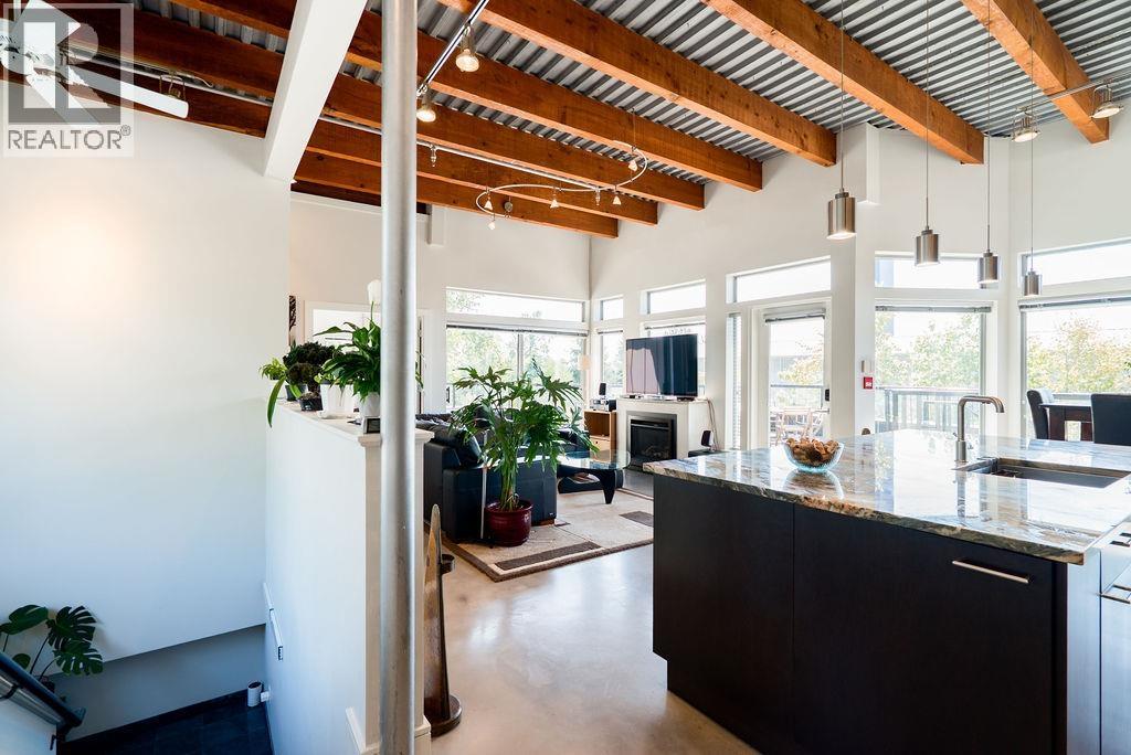 301 1075 W 1st Street, North Vancouver, British Columbia  V7P 3T4 - Photo 6 - R3155426