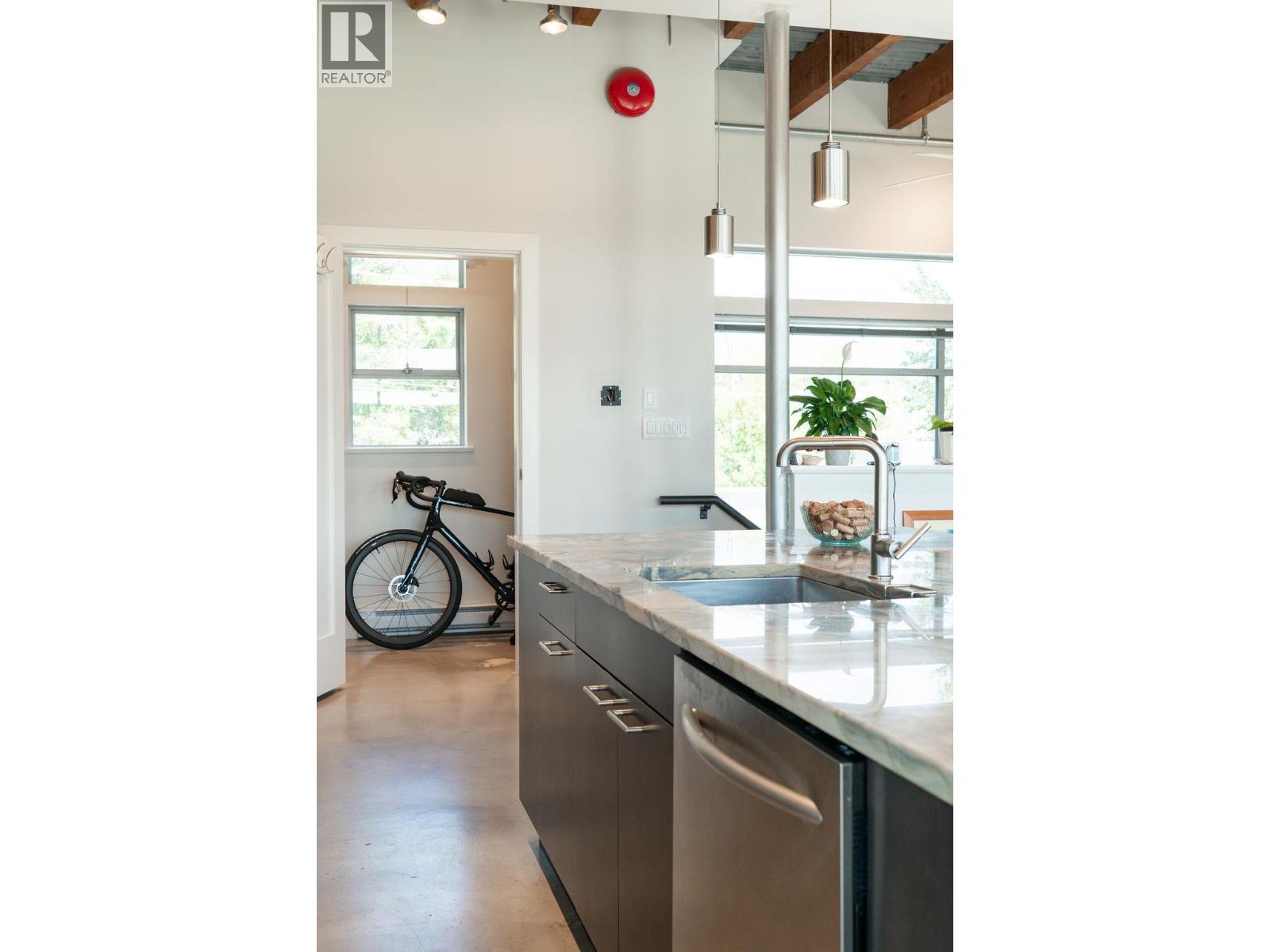 301 1075 W 1st Street, North Vancouver, British Columbia  V7P 3T4 - Photo 18 - R3155426