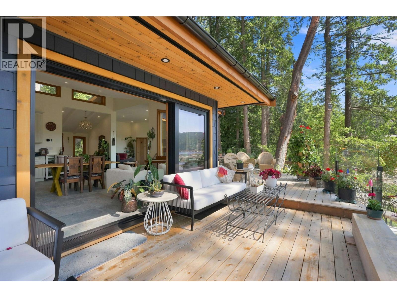 9219 Hydaway Road, Halfmoon Bay, British Columbia  V7Z 1B4 - Photo 7 - R3156138