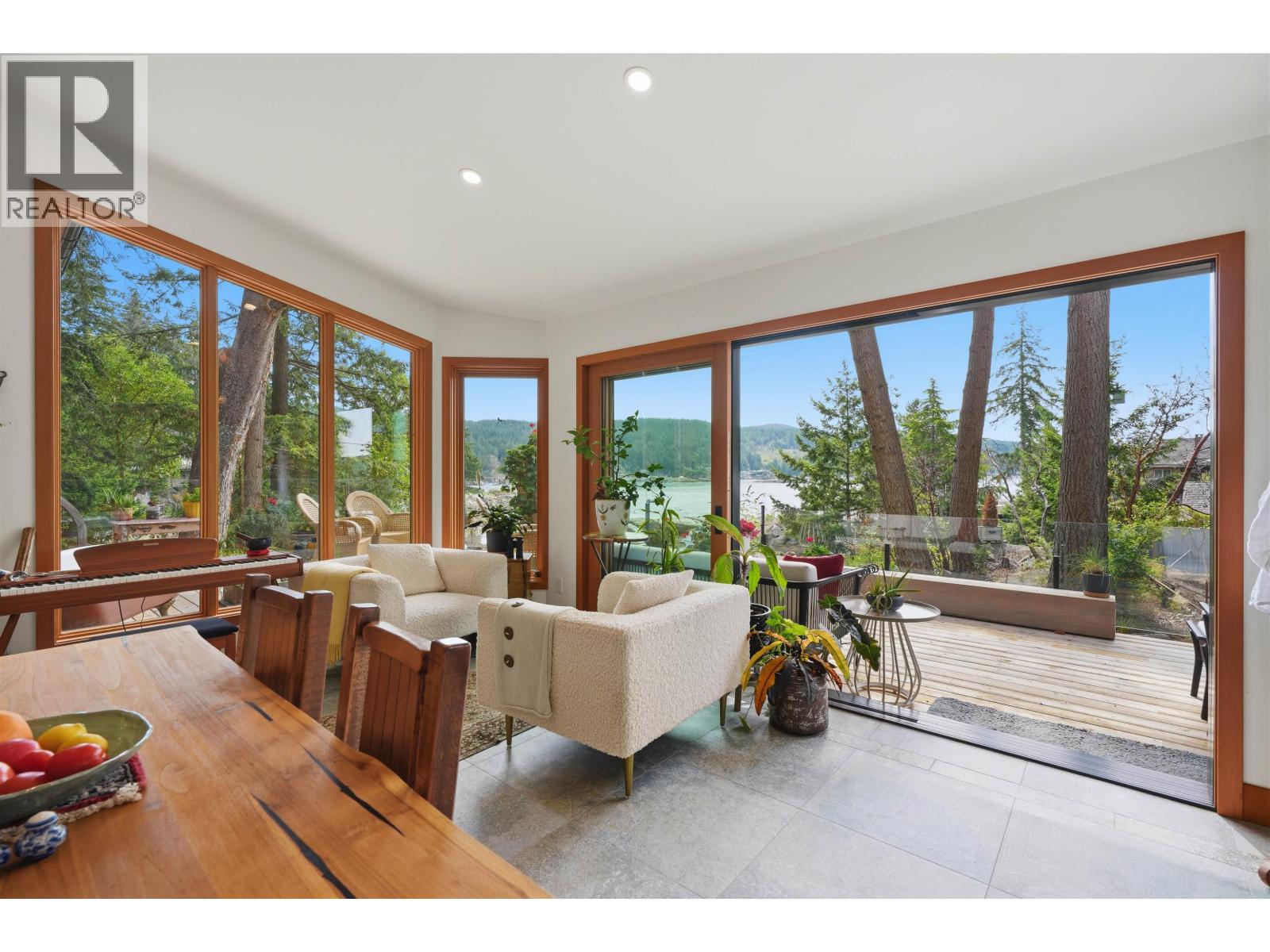 9219 Hydaway Road, Halfmoon Bay, British Columbia  V7Z 1B4 - Photo 20 - R3156138