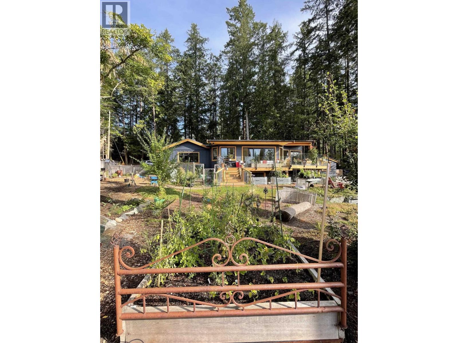 9219 Hydaway Road, Halfmoon Bay, British Columbia  V7Z 1B4 - Photo 36 - R3156138