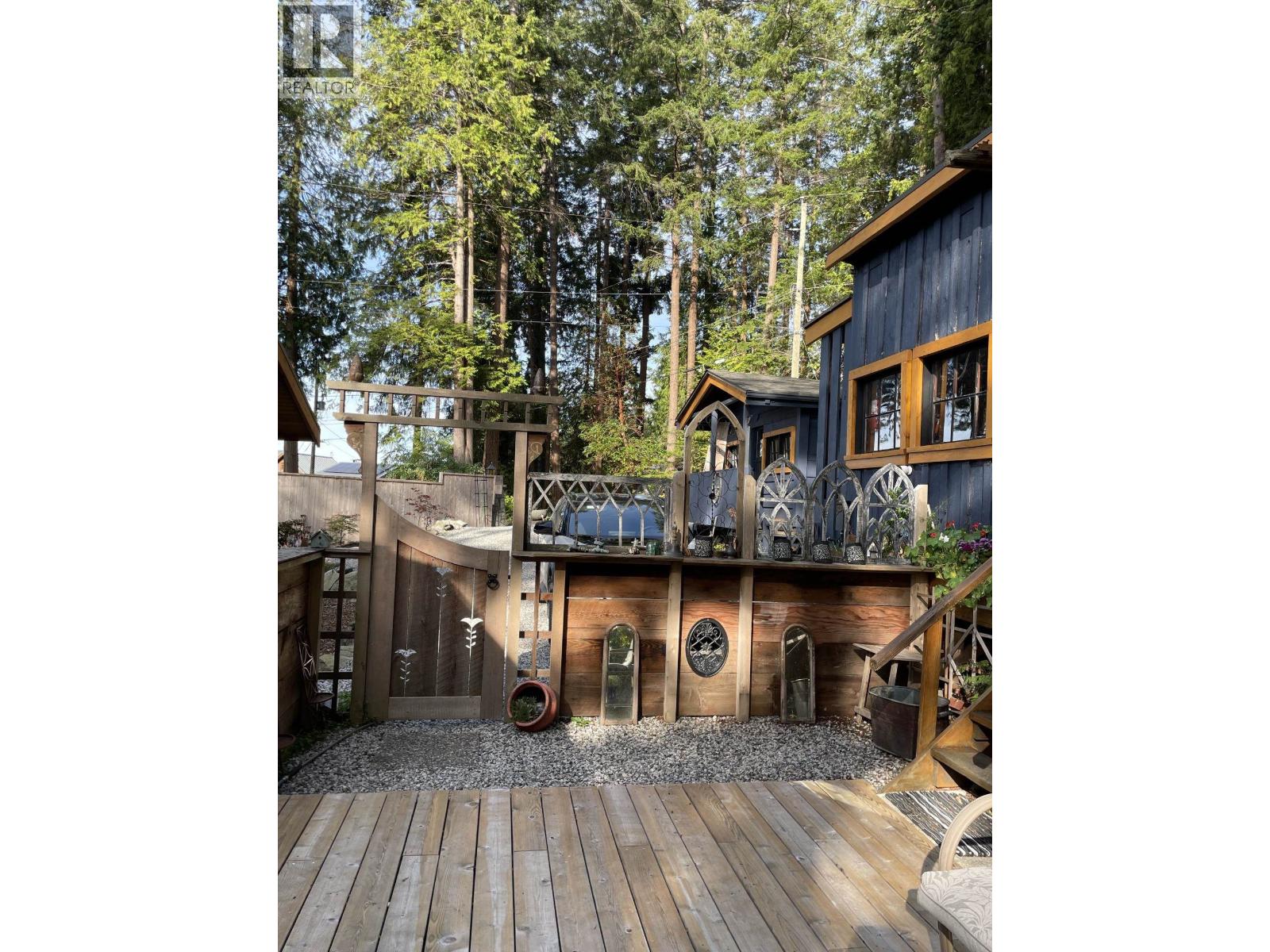 9219 Hydaway Road, Halfmoon Bay, British Columbia  V7Z 1B4 - Photo 37 - R3156138