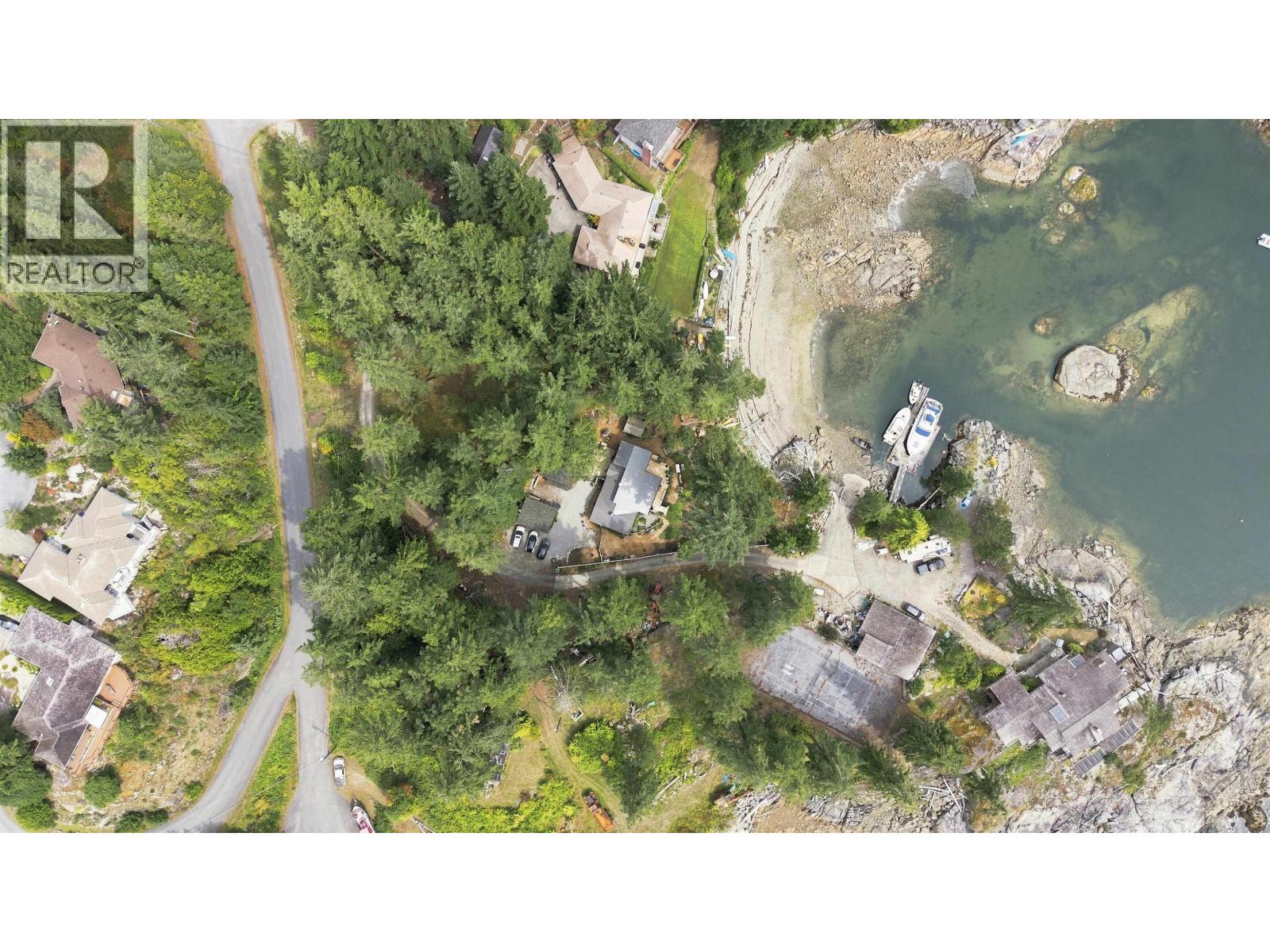 9219 Hydaway Road, Halfmoon Bay, British Columbia  V7Z 1B4 - Photo 33 - R3156138