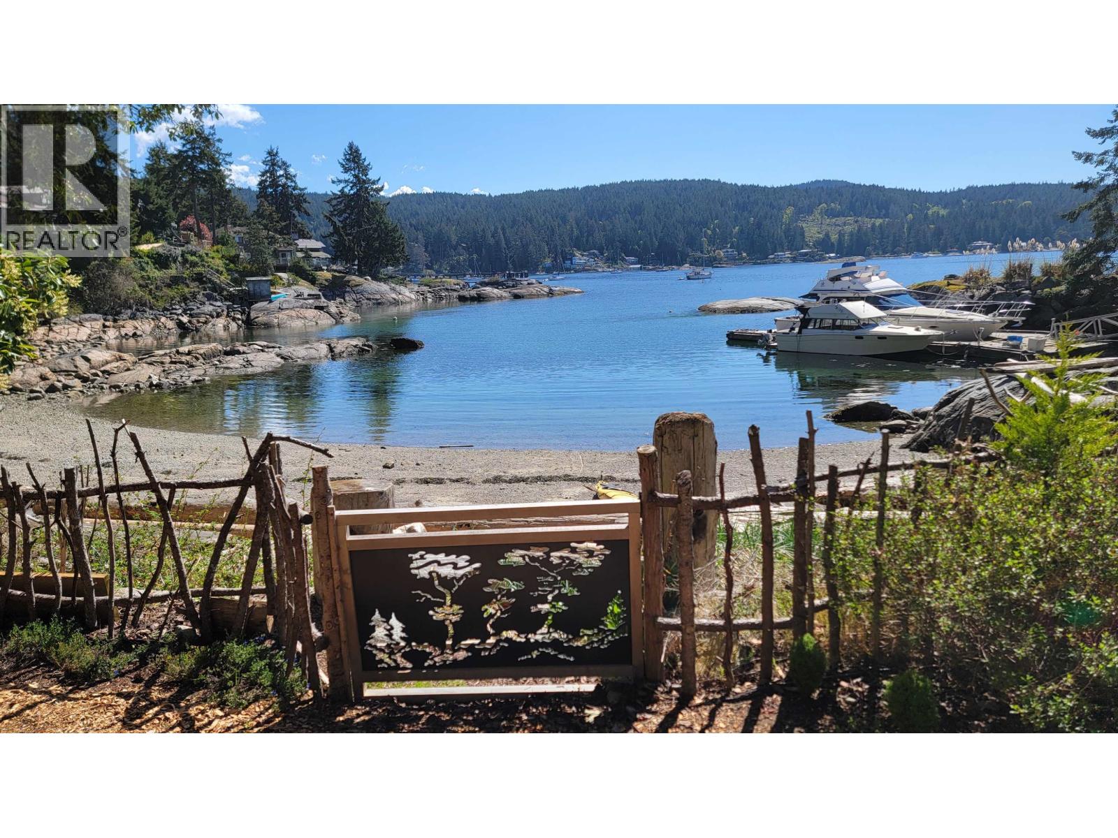 9219 Hydaway Road, Halfmoon Bay, British Columbia  V7Z 1B4 - Photo 25 - R3156138