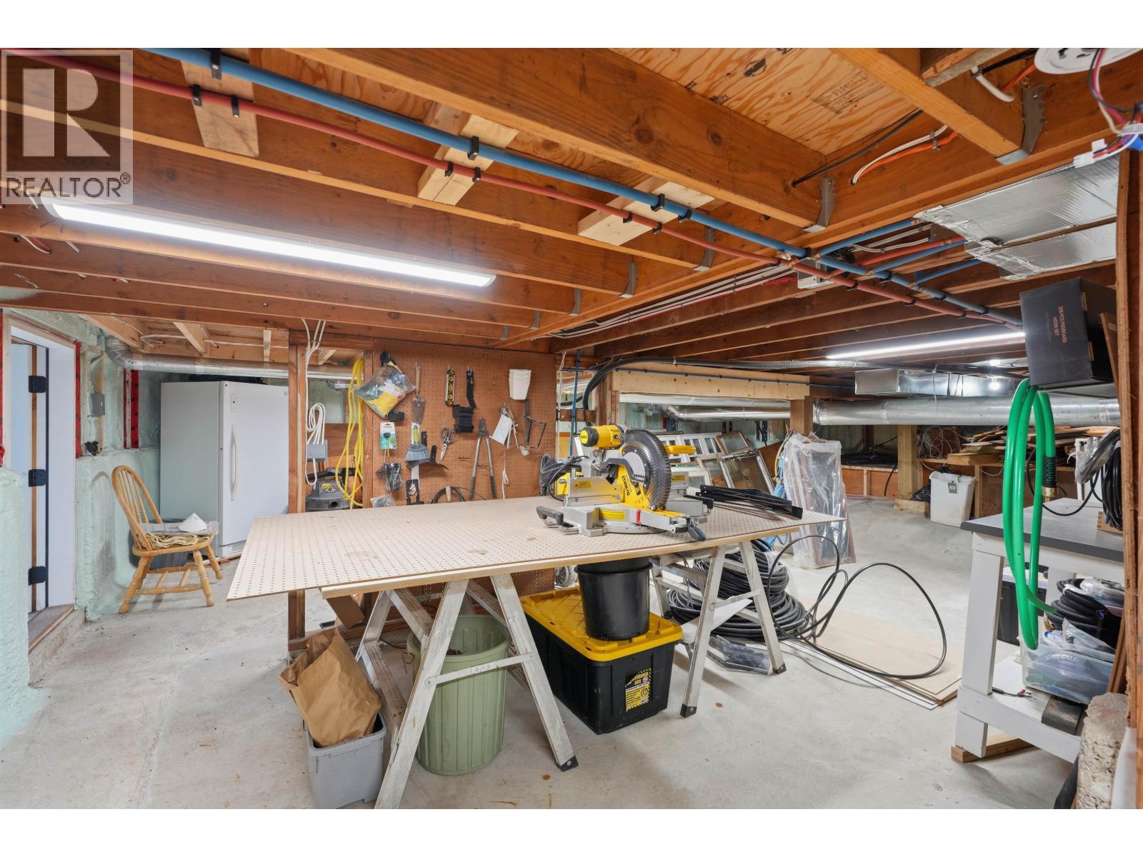 9219 Hydaway Road, Halfmoon Bay, British Columbia  V7Z 1B4 - Photo 32 - R3156138