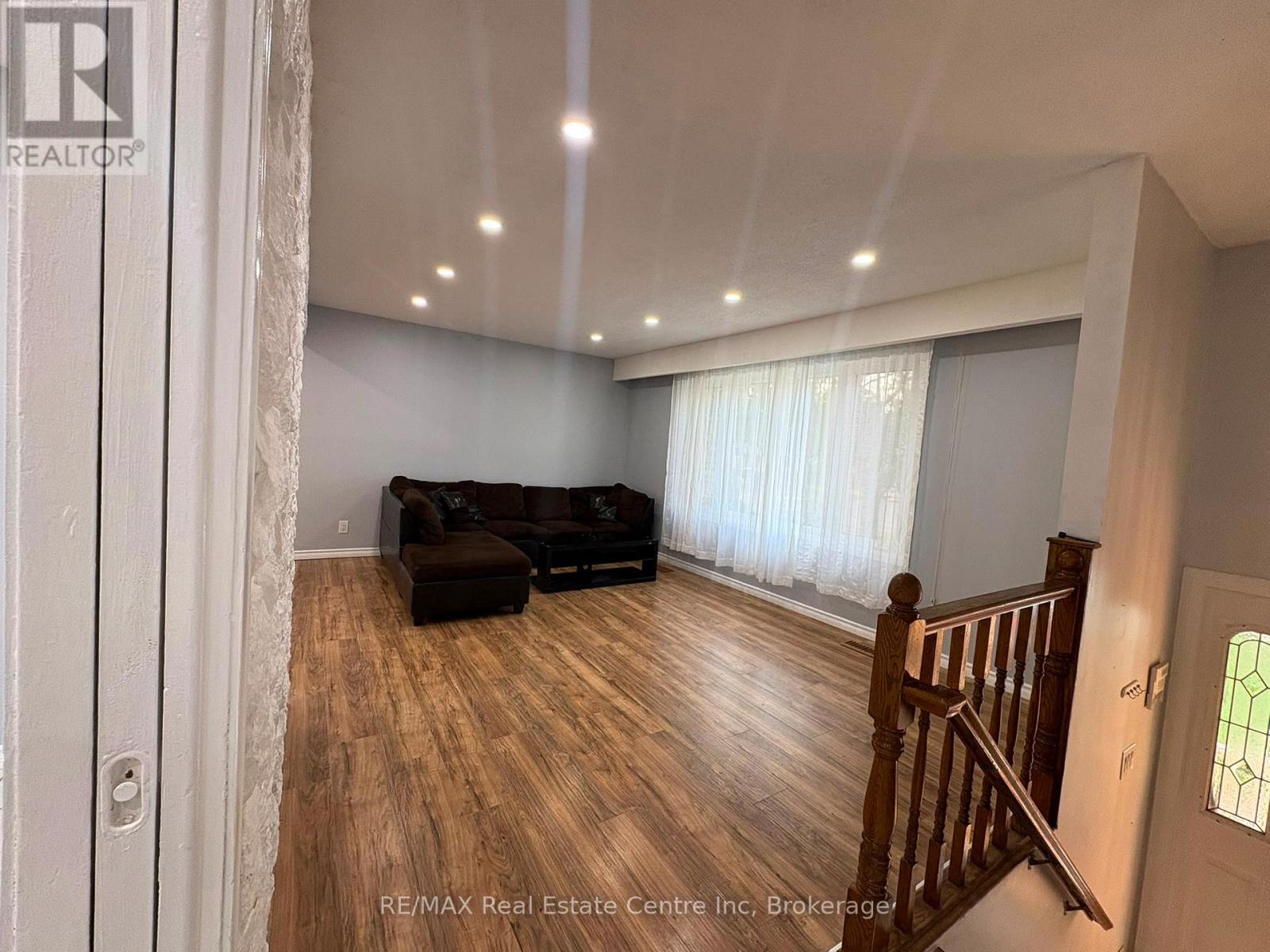 98 Marksam Road, Guelph, Ontario  N1H 6T2 - Photo 4 - X13680906