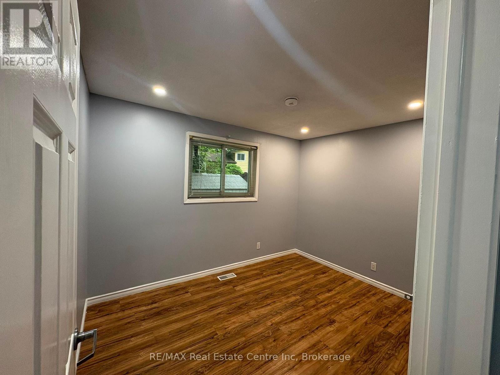 98 Marksam Road, Guelph, Ontario  N1H 6T2 - Photo 7 - X13680906