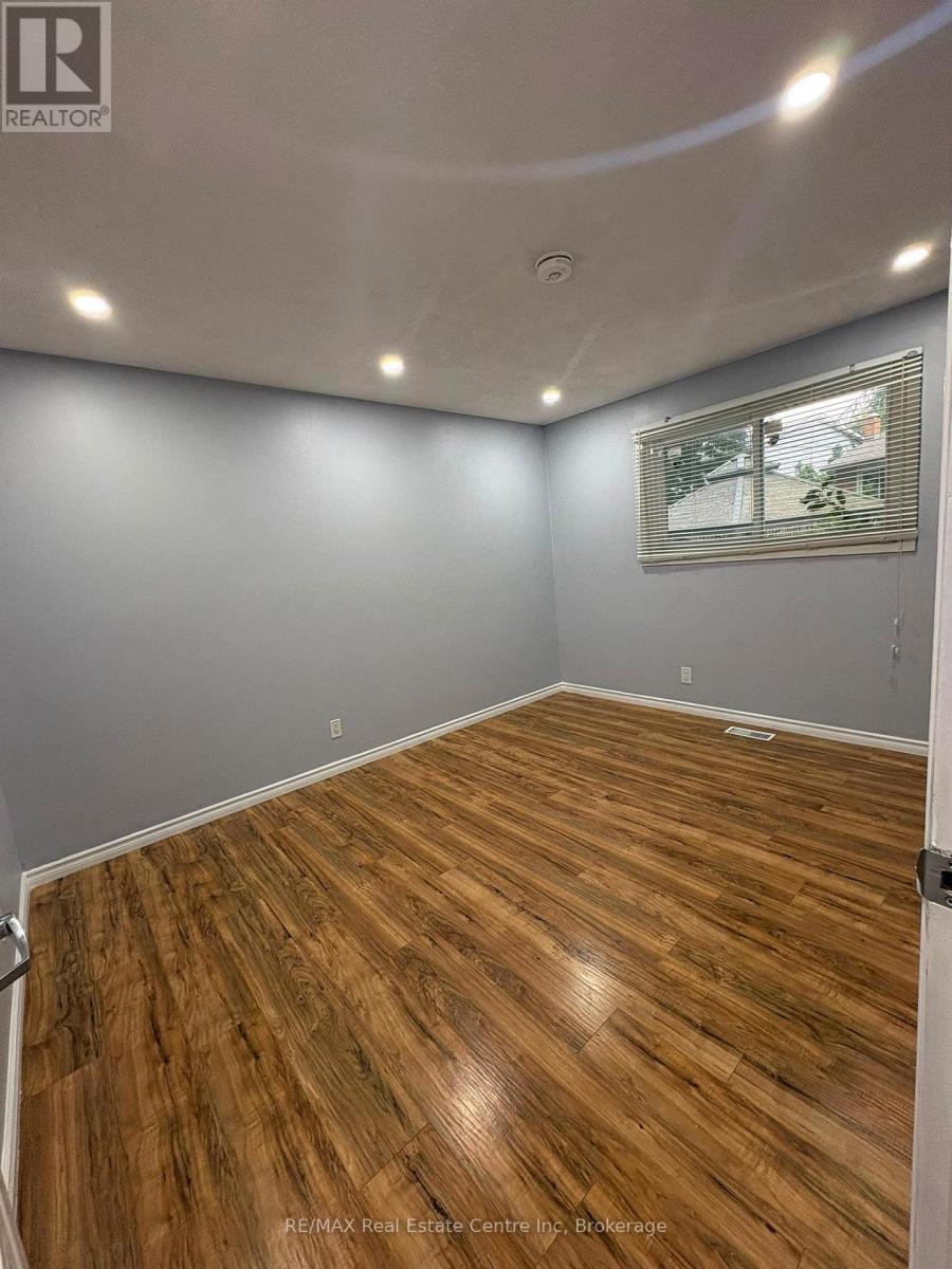 98 Marksam Road, Guelph, Ontario  N1H 6T2 - Photo 8 - X13680906