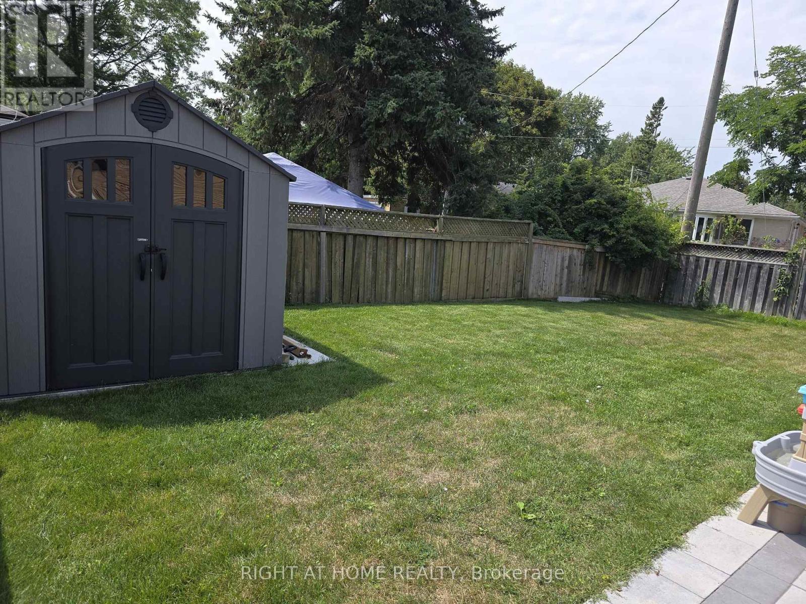 (Main Floor) - 1 Huron Court, Aurora, Ontario  L4G 2X7 - Photo 14 - N13680896