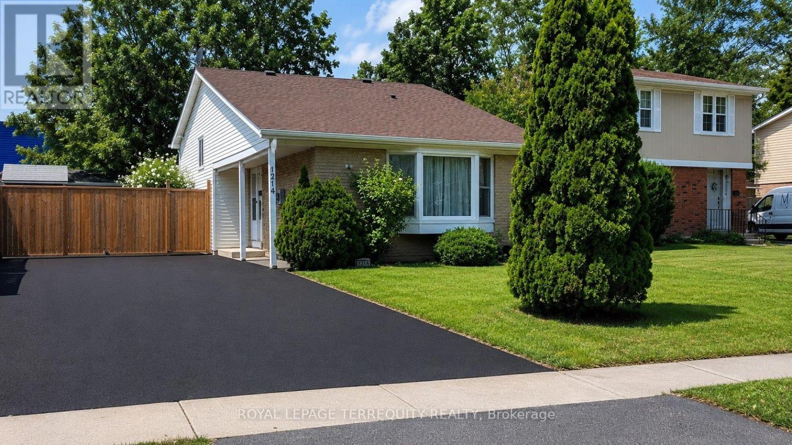 1214 TROWBRIDGE DRIVE, Oshawa, Ontario