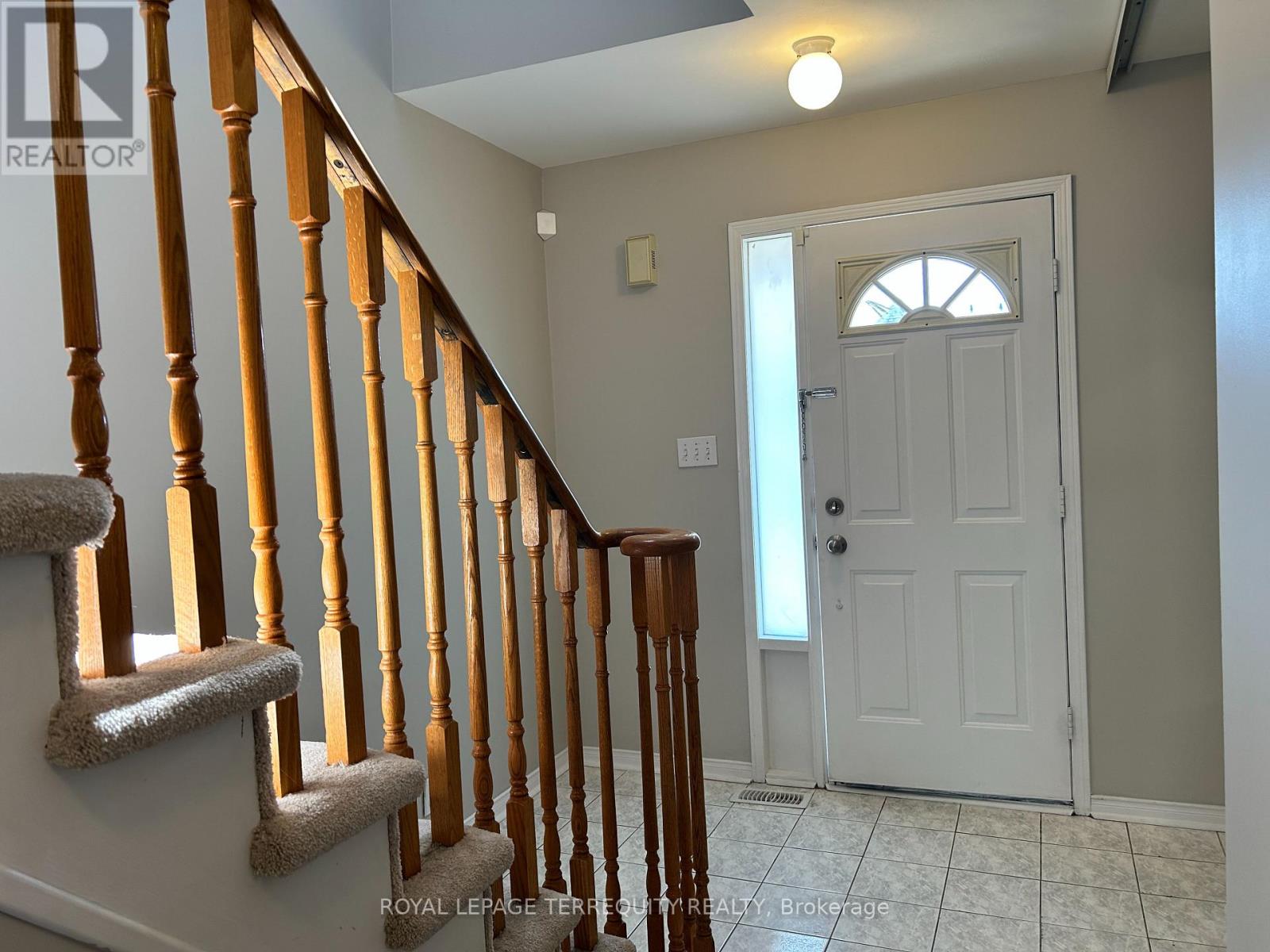 129 Trewin Lane, Clarington, Ontario  L1C 4X3 - Photo 4 - E13680920