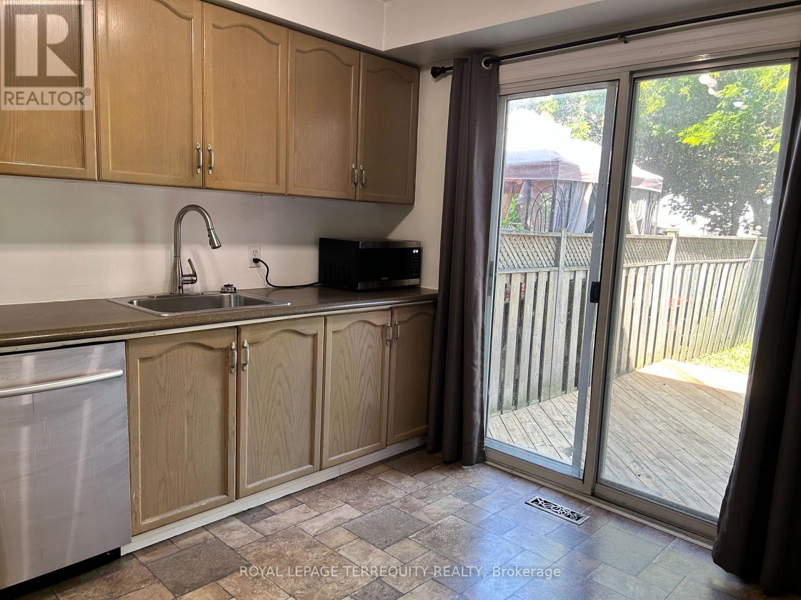 129 Trewin Lane, Clarington, Ontario  L1C 4X3 - Photo 3 - E13680920