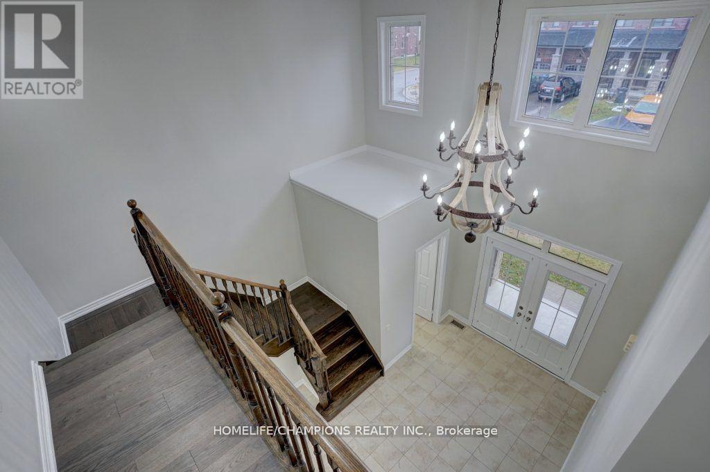 102 Benadir Avenue, Caledon, Ontario  L7C 3N6 - Photo 3 - W13680928
