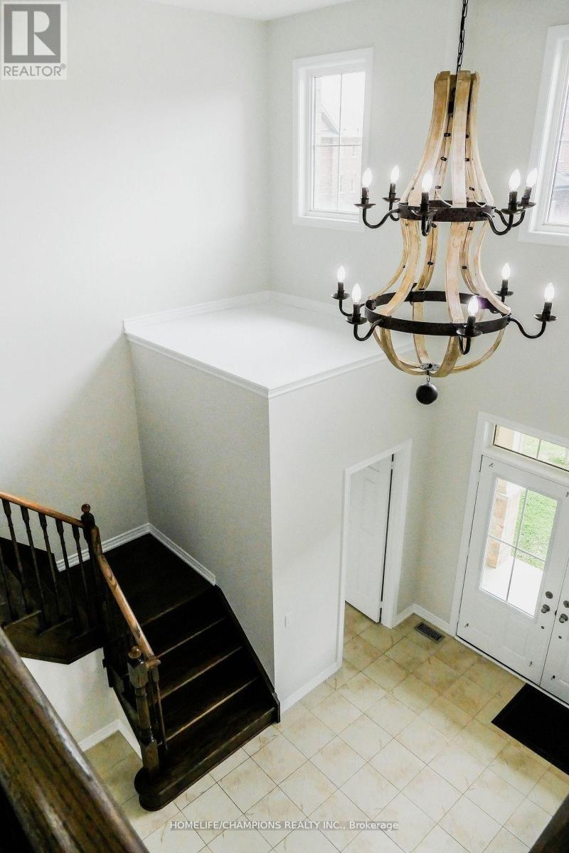 102 Benadir Avenue, Caledon, Ontario  L7C 3N6 - Photo 4 - W13680928